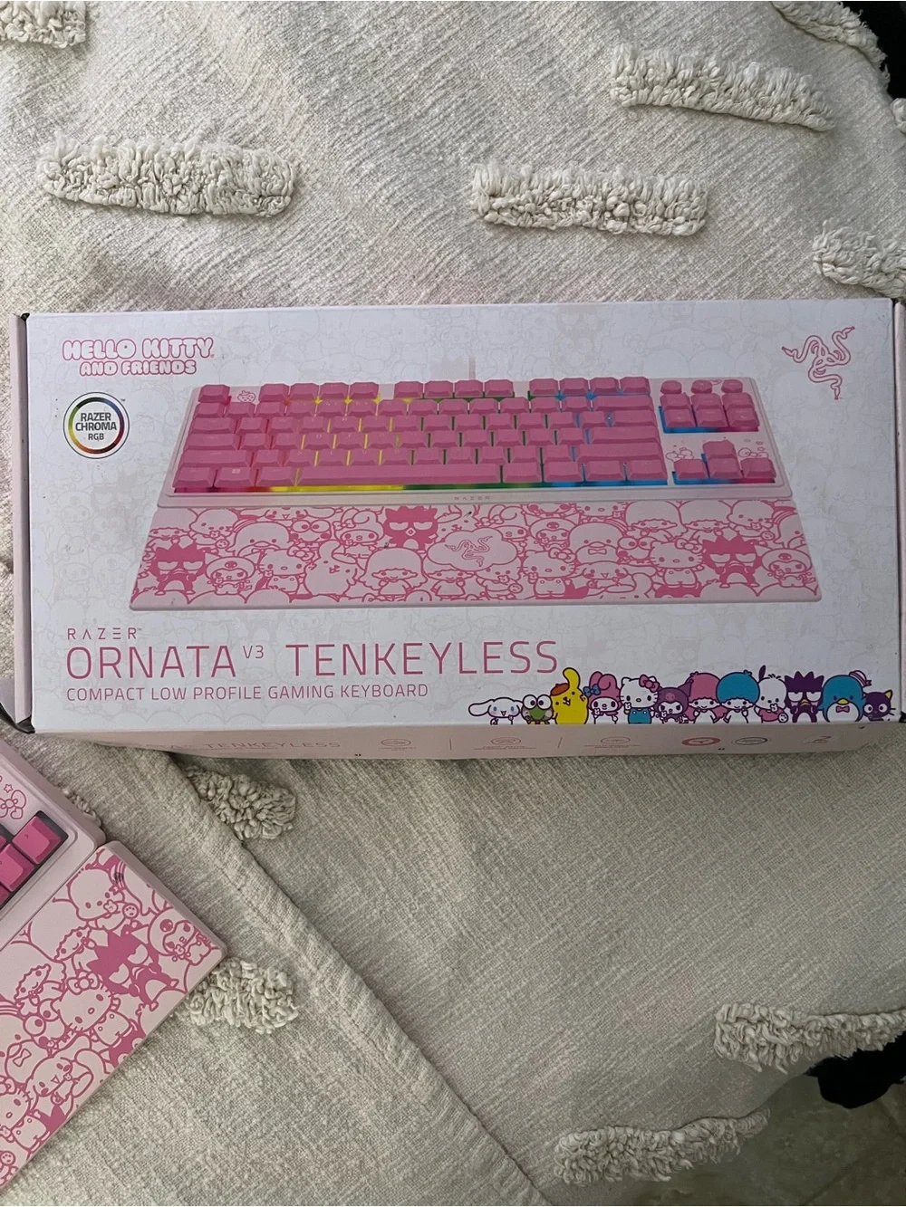 Razer Ornata V3 Tenkeyless Hello Kitty pink keyboard